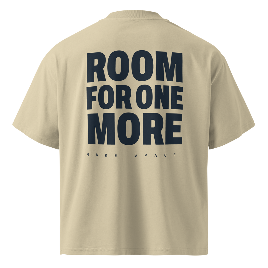 ROOM FOR ONE MORE | Oversized T-Shirt Hell – zweite Ansicht